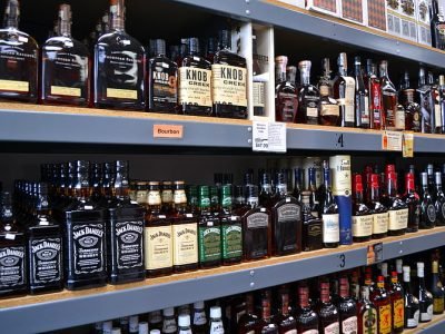 Now , Open Liquor Shop At – Delhi Metro Station -premises
