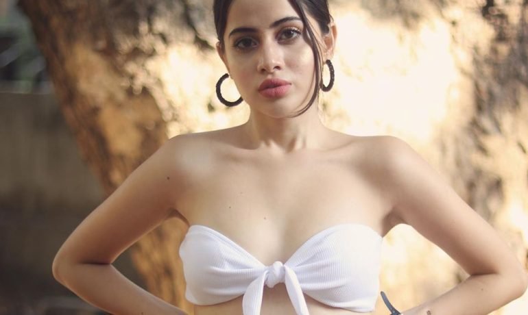 Urfi Javed Angry on Media for Commenting on her dressing scense