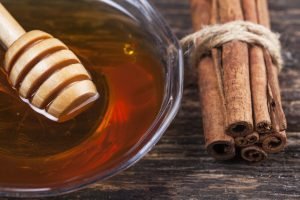 Home remedies for blackheads 2 Honey and cinnamon