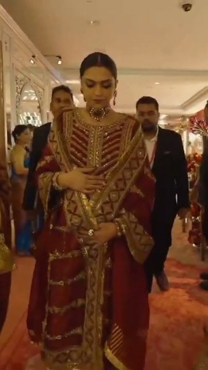 deepika padukone  at anant ambani wedding 