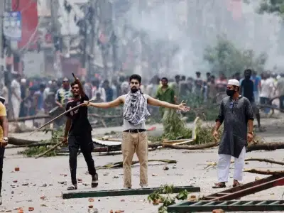 Pakistan Sees Protests Inspired by Bangladesh